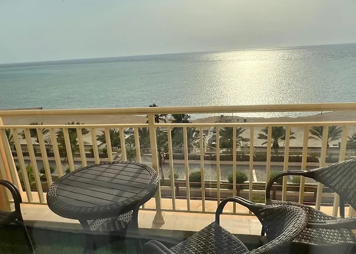 لافيستا سي فيو ريزيدنس 507 عوائل فقط La Vista Sea View Residence